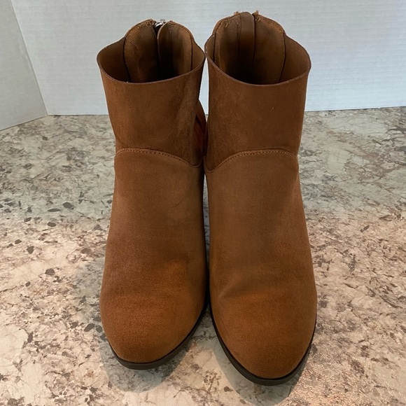 Brash Stacked Heal Suede Ankle Boots Zips in back 7.5 - Picture 7 of 14